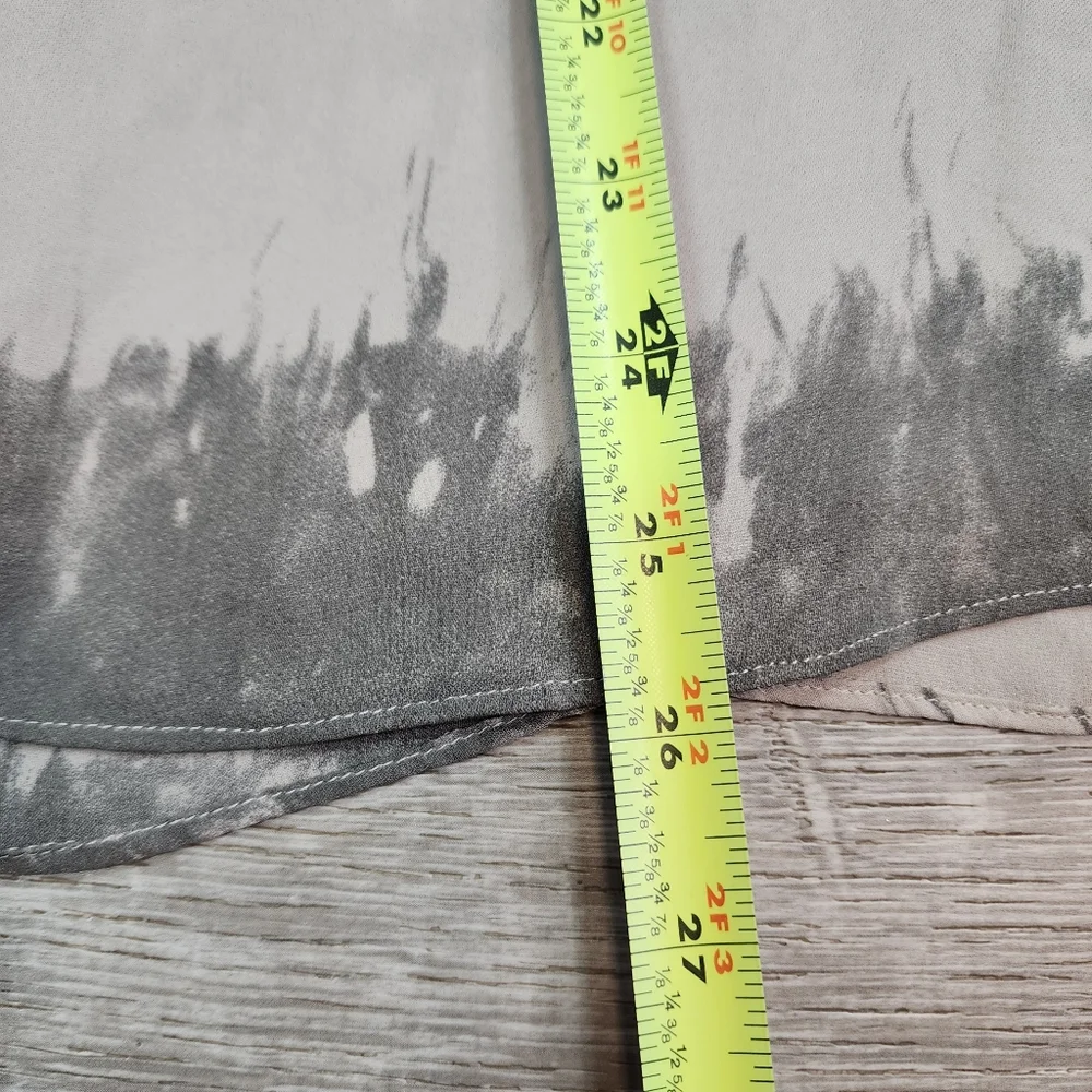 PARKER Silk Beige Green Short Sleeve Top Keyhole Blouse Size Large - Picture 7 of 12